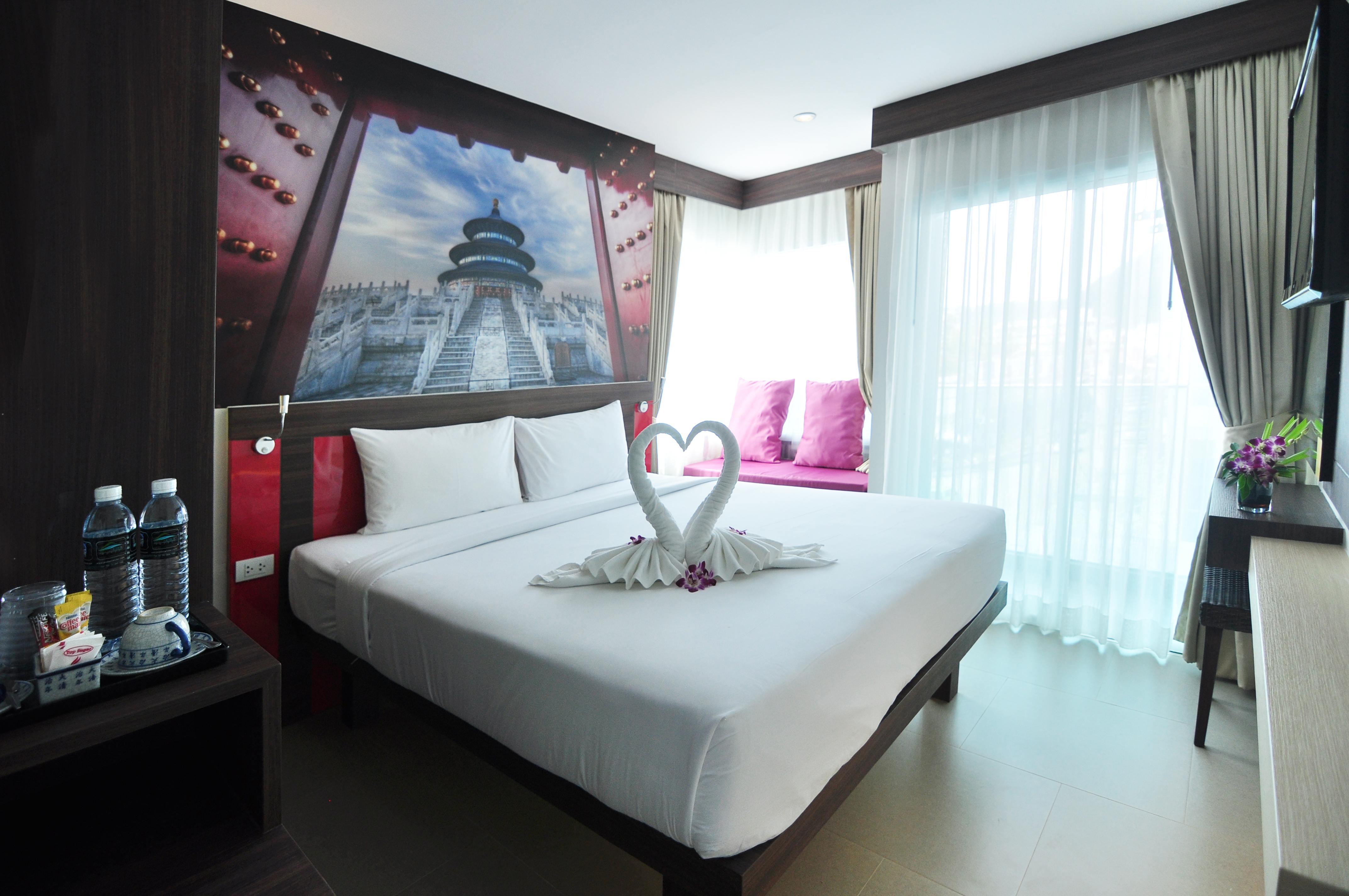 เดอะ เอม ป่าตอง โฮเทล โรงแรม